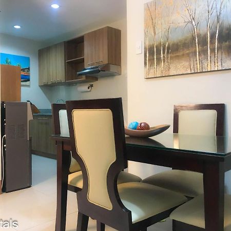 2 Bedroom Condo @ Midpoint Residences W/ City View Mandaue City Ngoại thất bức ảnh