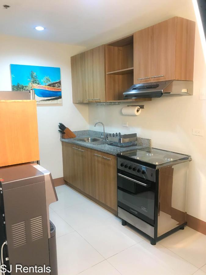 2 Bedroom Condo @ Midpoint Residences W/ City View Mandaue City Ngoại thất bức ảnh