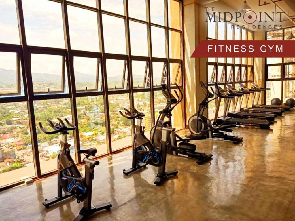 2 Bedroom Condo @ Midpoint Residences W/ City View Mandaue City Ngoại thất bức ảnh